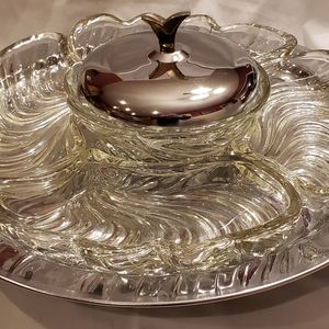 Sectioned serving tray